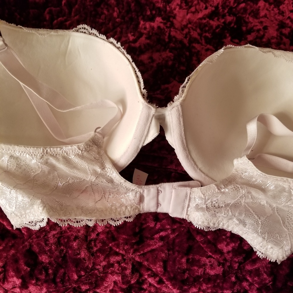 Limited ed. Victoria Secret rhinestone padded bra - Picture 4 of 8